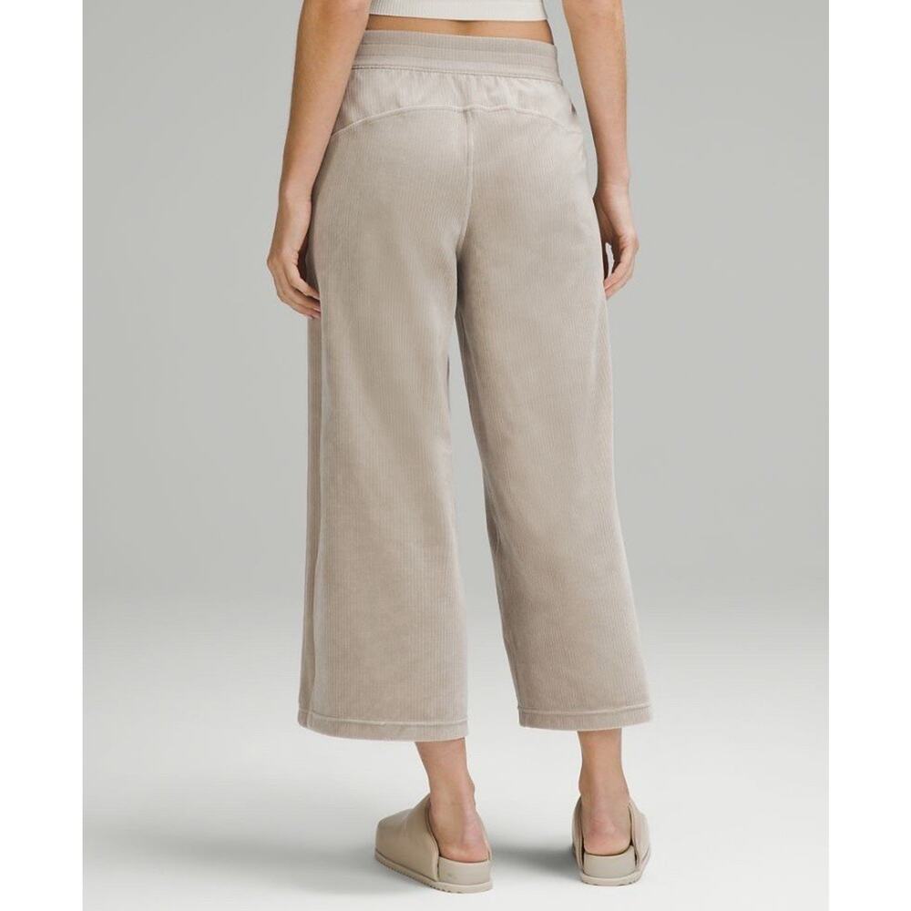 Lululemon Scuba WideLeg Velvet Cord Pants Riverstone Size 2